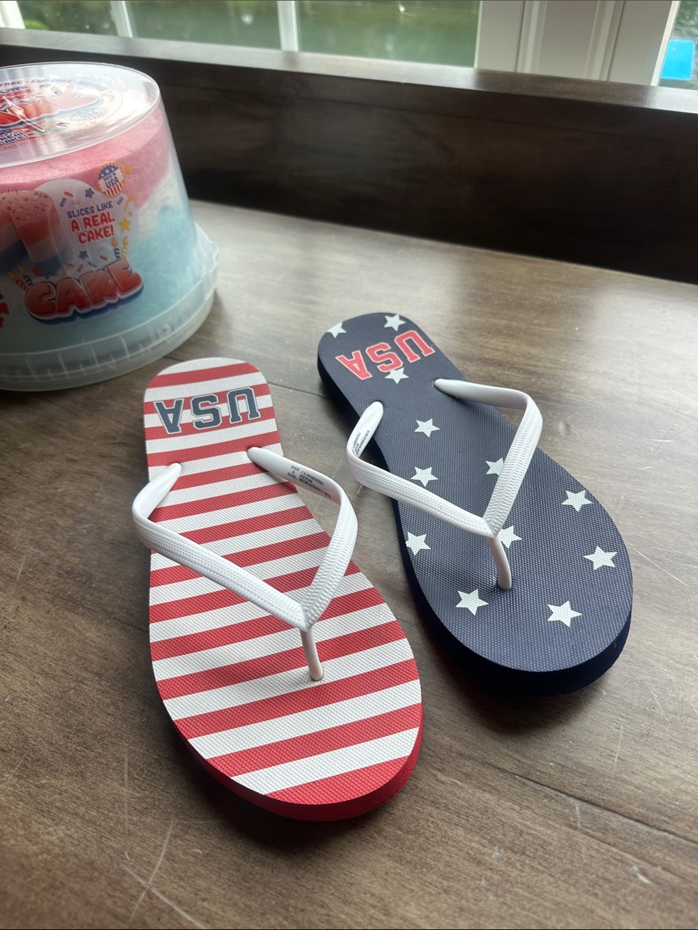 🇺🇸 USA Flag Flip Flop Sandals - 8